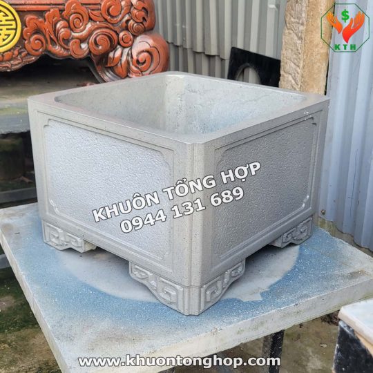 Khuôn chậu vuông 40